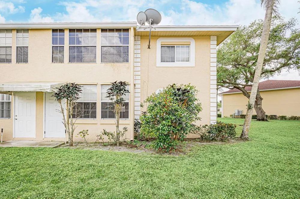 1501 PALM BEACH TRACE DRIVE Royal Palm Beach, FL 33411