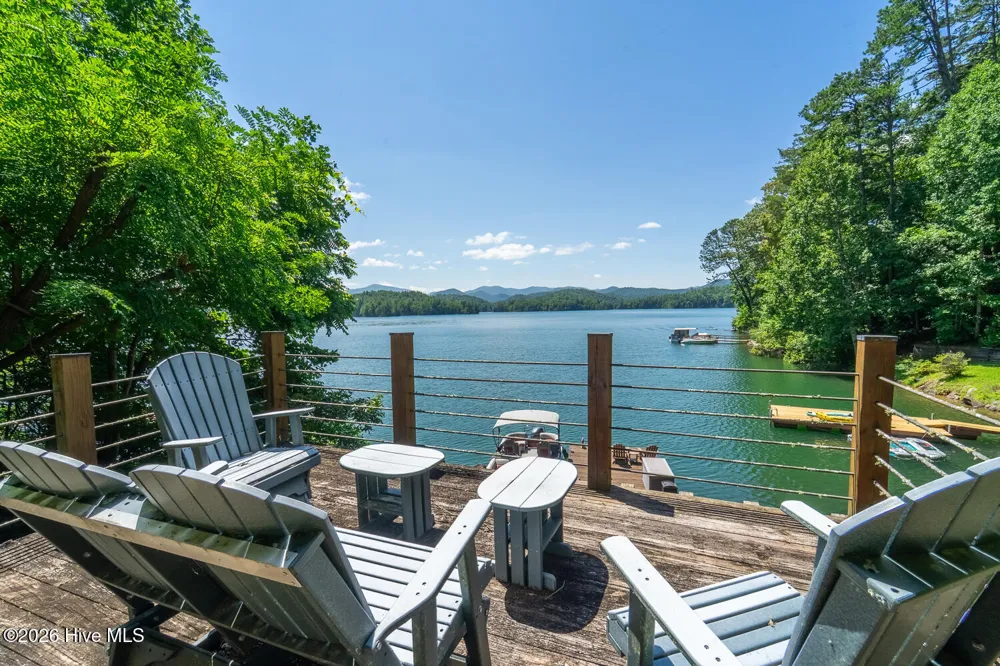 4 Lakeside Trail Robbinsville, NC 28771