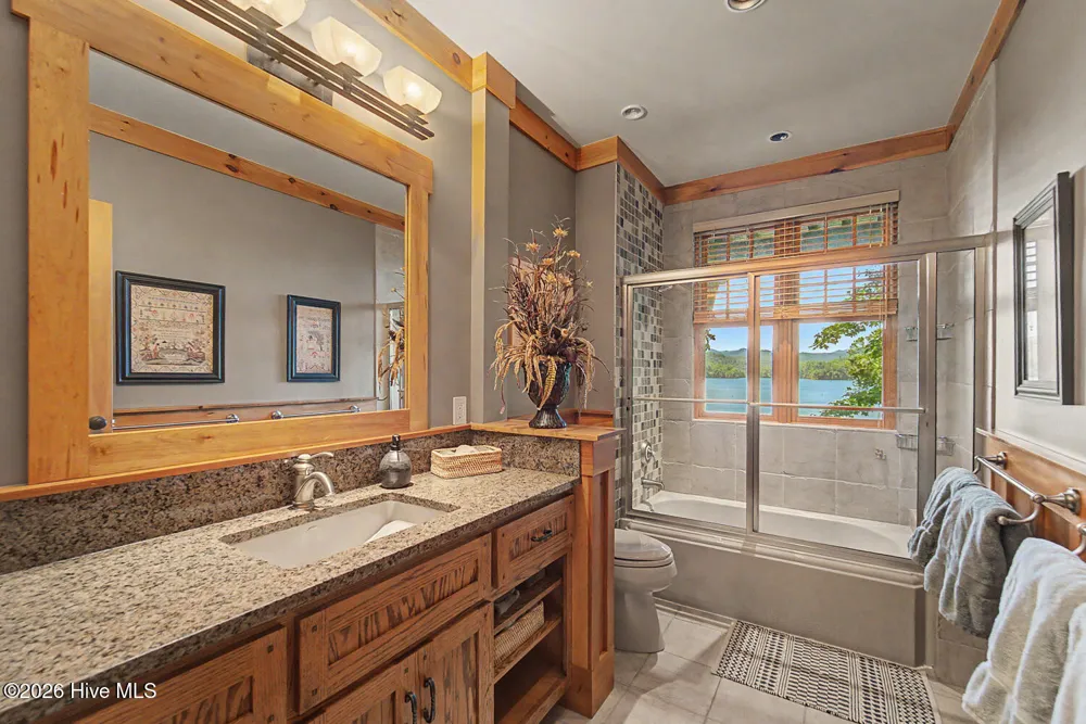 4 Lakeside Trail Robbinsville, NC 28771