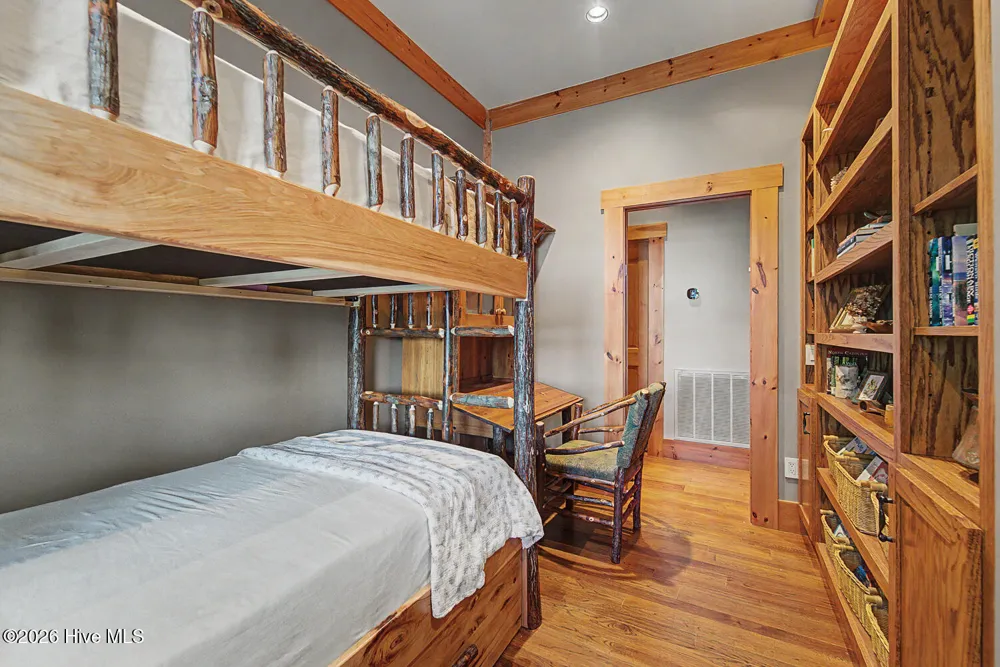 4 Lakeside Trail Robbinsville, NC 28771