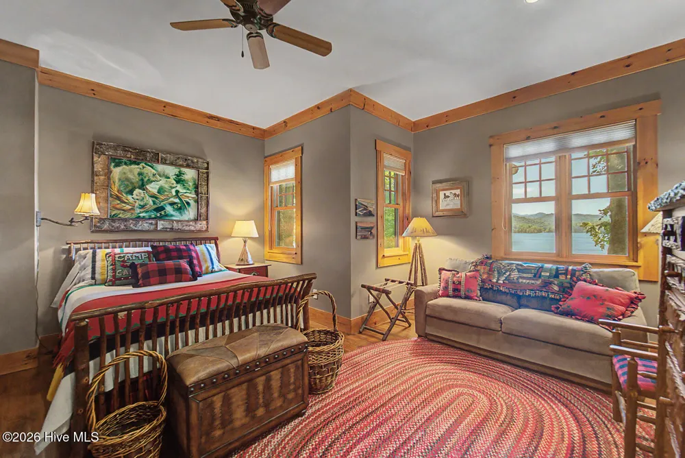 4 Lakeside Trail Robbinsville, NC 28771