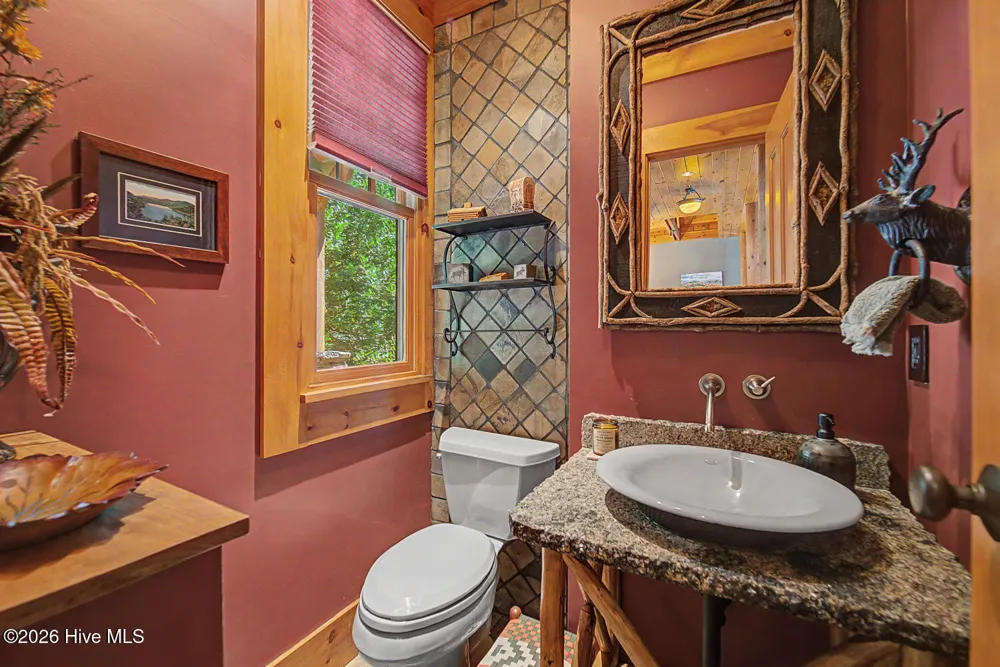 4 Lakeside Trail Robbinsville, NC 28771