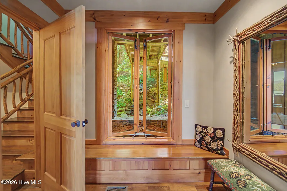 4 Lakeside Trail Robbinsville, NC 28771