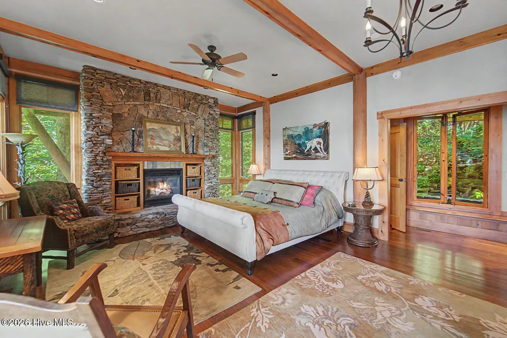 4 Lakeside Trail Robbinsville, NC 28771