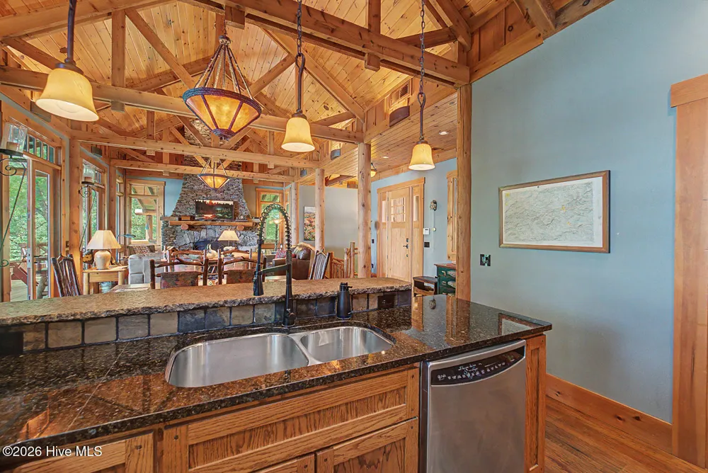 4 Lakeside Trail Robbinsville, NC 28771