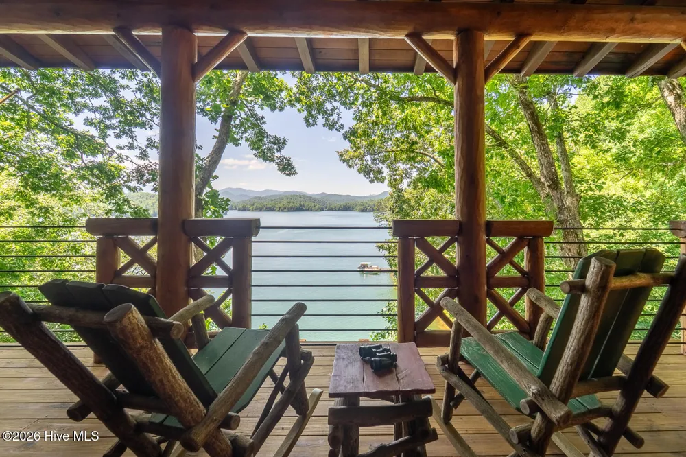 4 Lakeside Trail Robbinsville, NC 28771