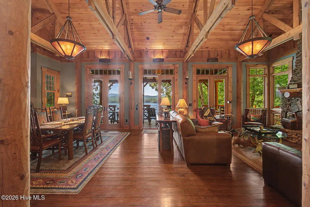 4 Lakeside Trail Robbinsville, NC 28771