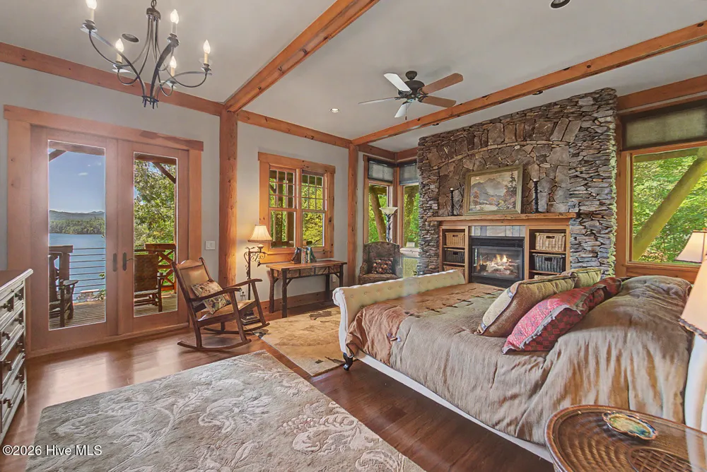 4 Lakeside Trail Robbinsville, NC 28771