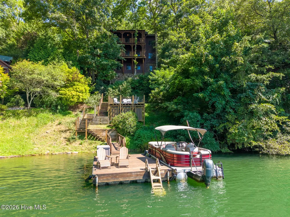 4 Lakeside Trail Robbinsville, NC 28771