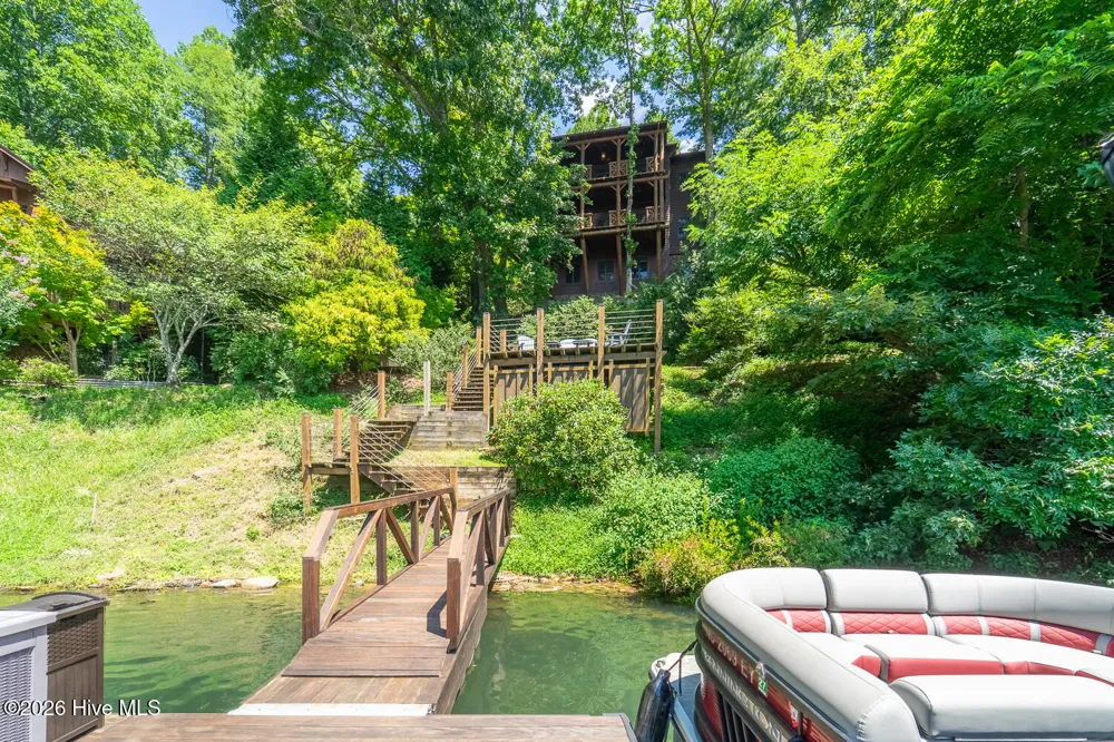 4 Lakeside Trail Robbinsville, NC 28771