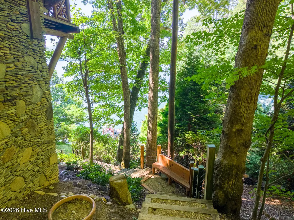 4 Lakeside Trail Robbinsville, NC 28771