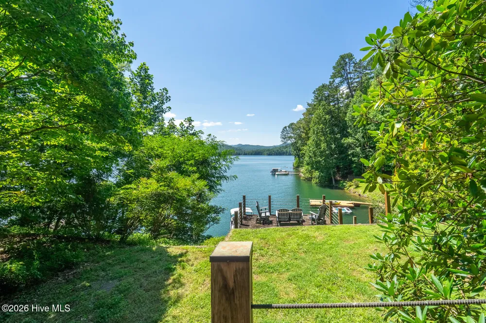 4 Lakeside Trail Robbinsville, NC 28771