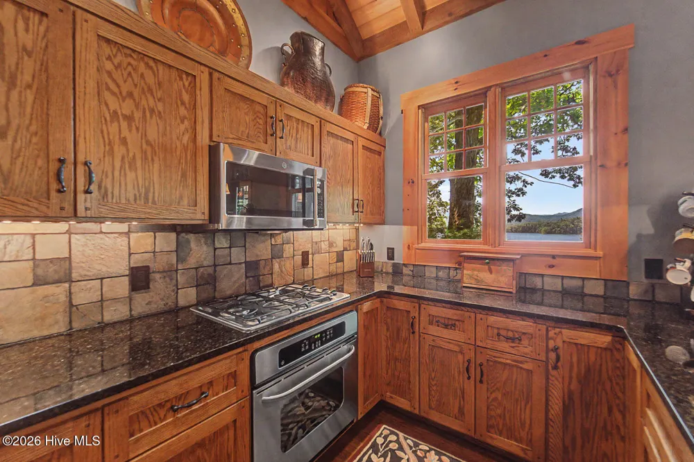 4 Lakeside Trail Robbinsville, NC 28771