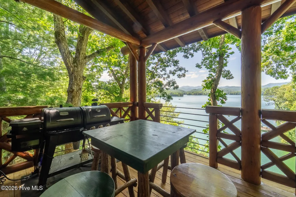 4 Lakeside Trail Robbinsville, NC 28771