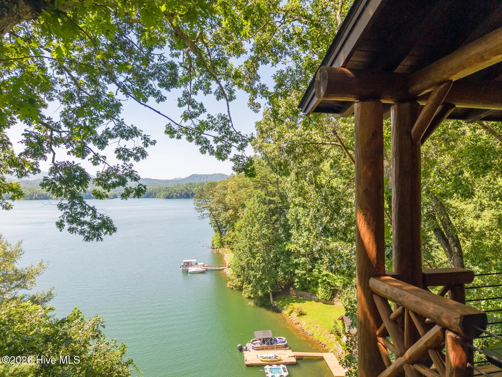 4 Lakeside Trail Robbinsville, NC 28771