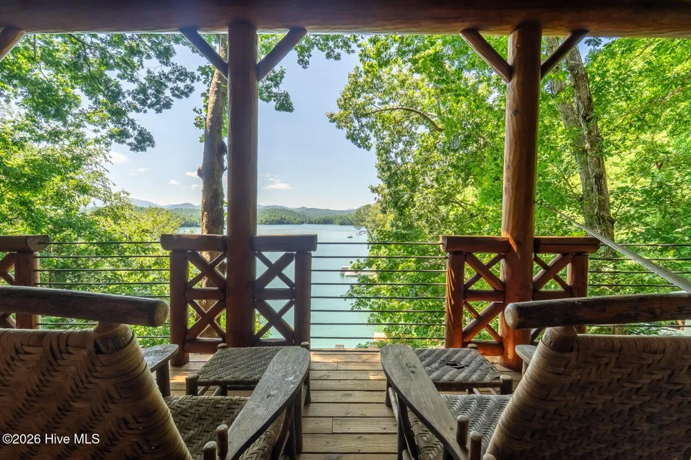 4 Lakeside Trail Robbinsville, NC 28771