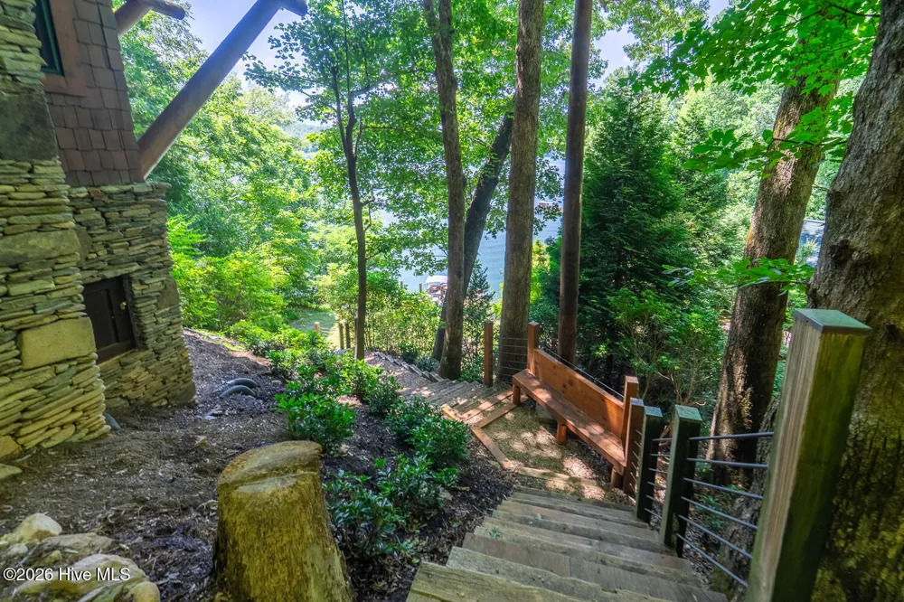 4 Lakeside Trail Robbinsville, NC 28771