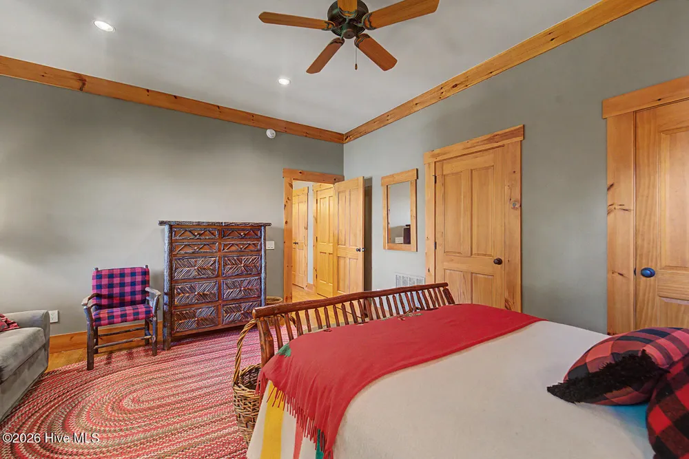 4 Lakeside Trail Robbinsville, NC 28771