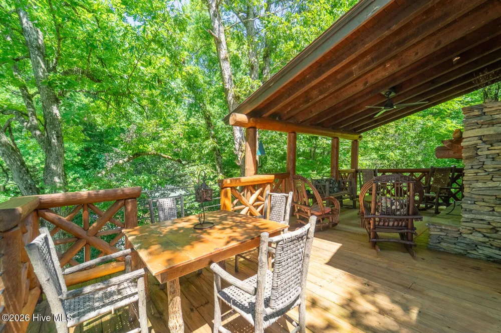 4 Lakeside Trail Robbinsville, NC 28771