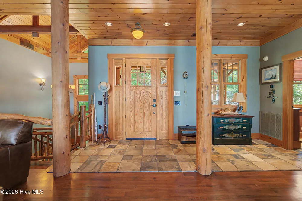 4 Lakeside Trail Robbinsville, NC 28771
