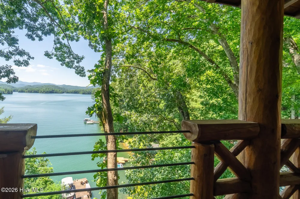 4 Lakeside Trail Robbinsville, NC 28771