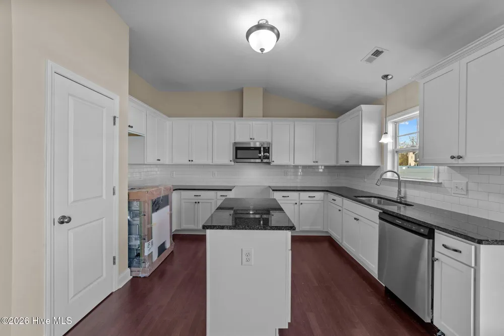 2317 Rhinestone Drive Winterville, NC 28590