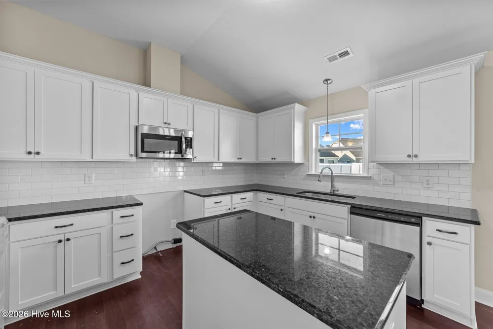 2317 Rhinestone Drive Winterville, NC 28590