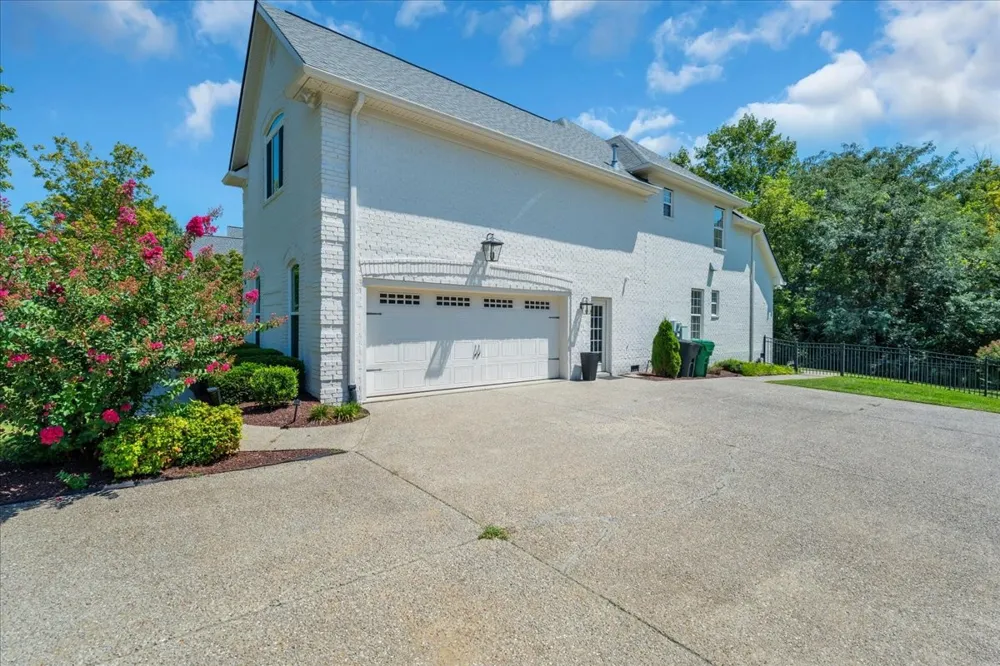 362 Shadow Creek Dr Brentwood, TN 37027