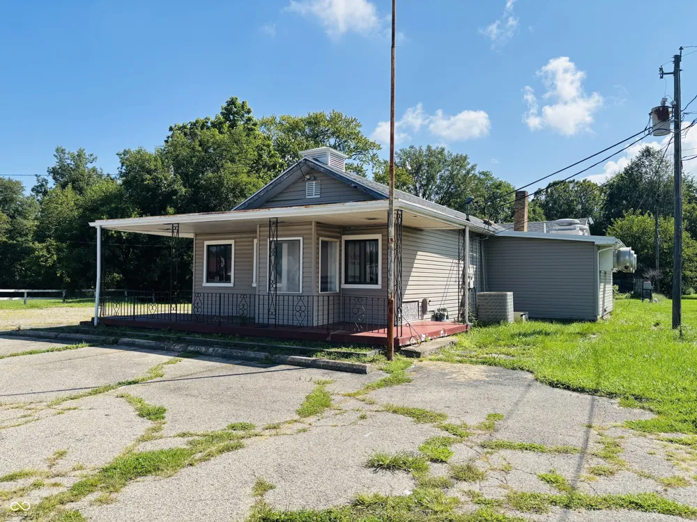 4390 Western Avenue Connersville, IN 47331