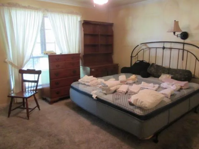 111 Elmwood Street Huntsville, TX 77320