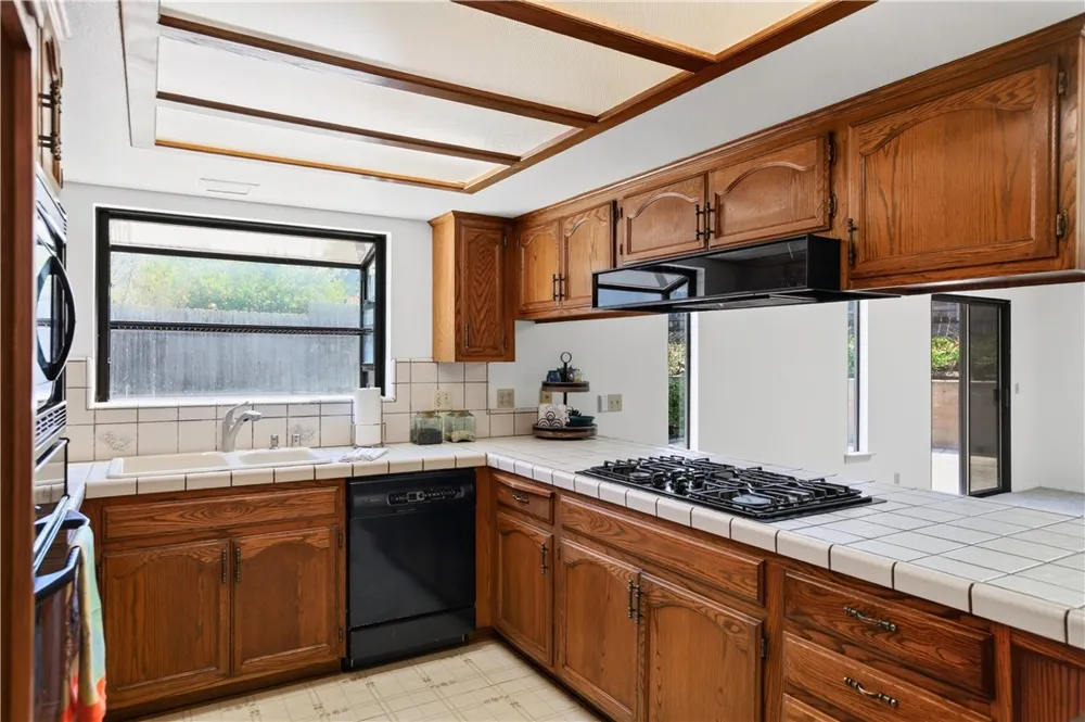 2939 Stardust Court Santa Maria, CA 93455