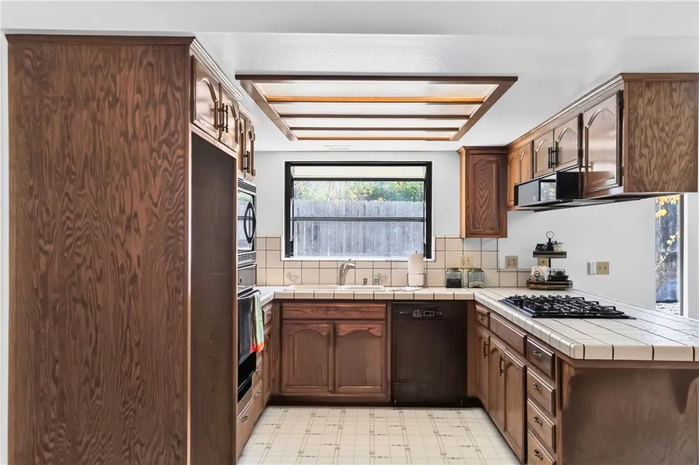 2939 Stardust Court Santa Maria, CA 93455