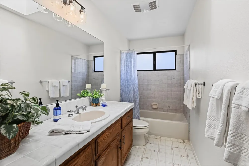 2939 Stardust Court Santa Maria, CA 93455