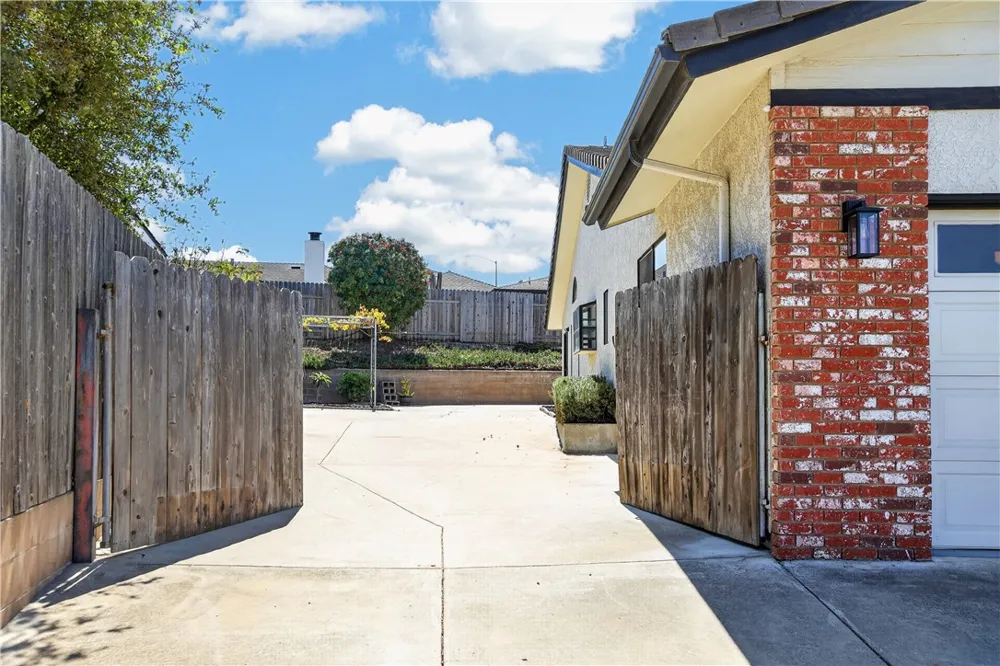 2939 Stardust Court Santa Maria, CA 93455