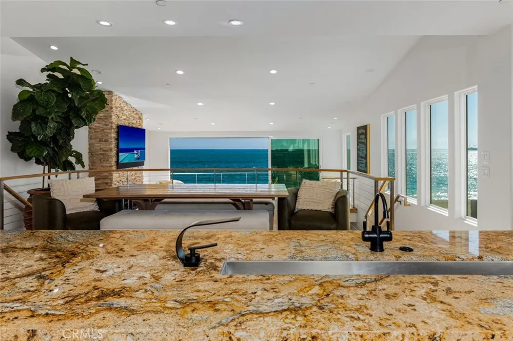 6519 E Seaside Walk #21 Long Beach, CA 90803