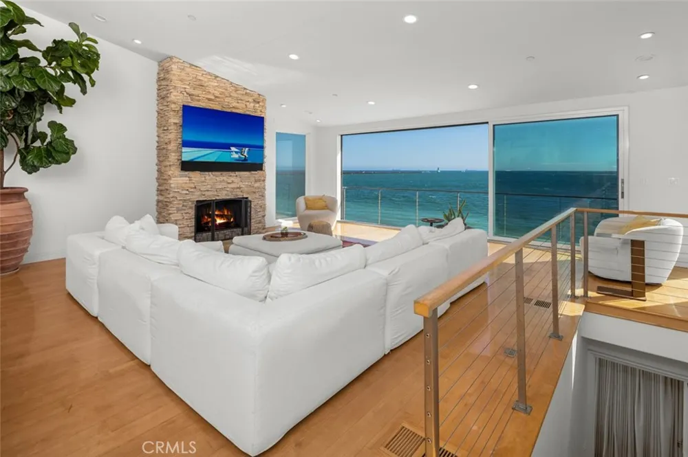 6519 E Seaside Walk #21 Long Beach, CA 90803