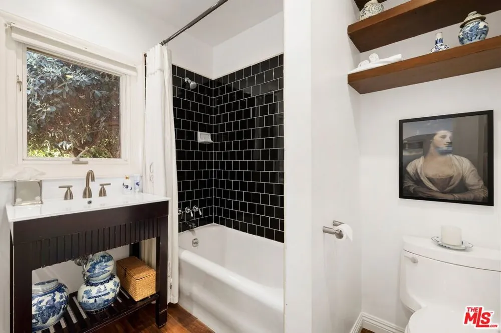 200 S McCarty Drive Beverly Hills, CA 90212