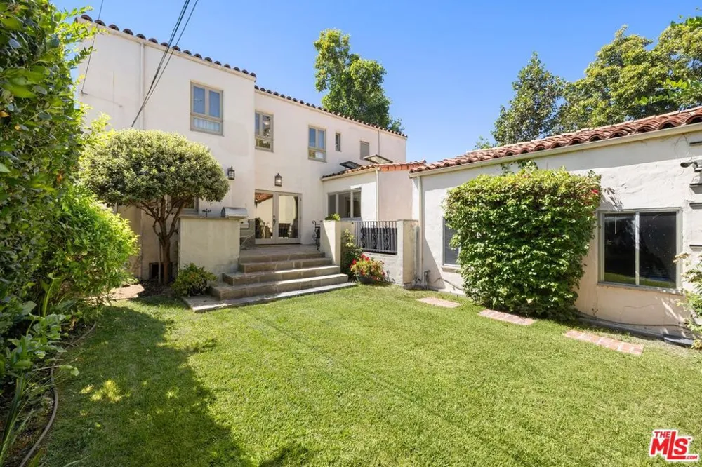 200 S McCarty Drive Beverly Hills, CA 90212