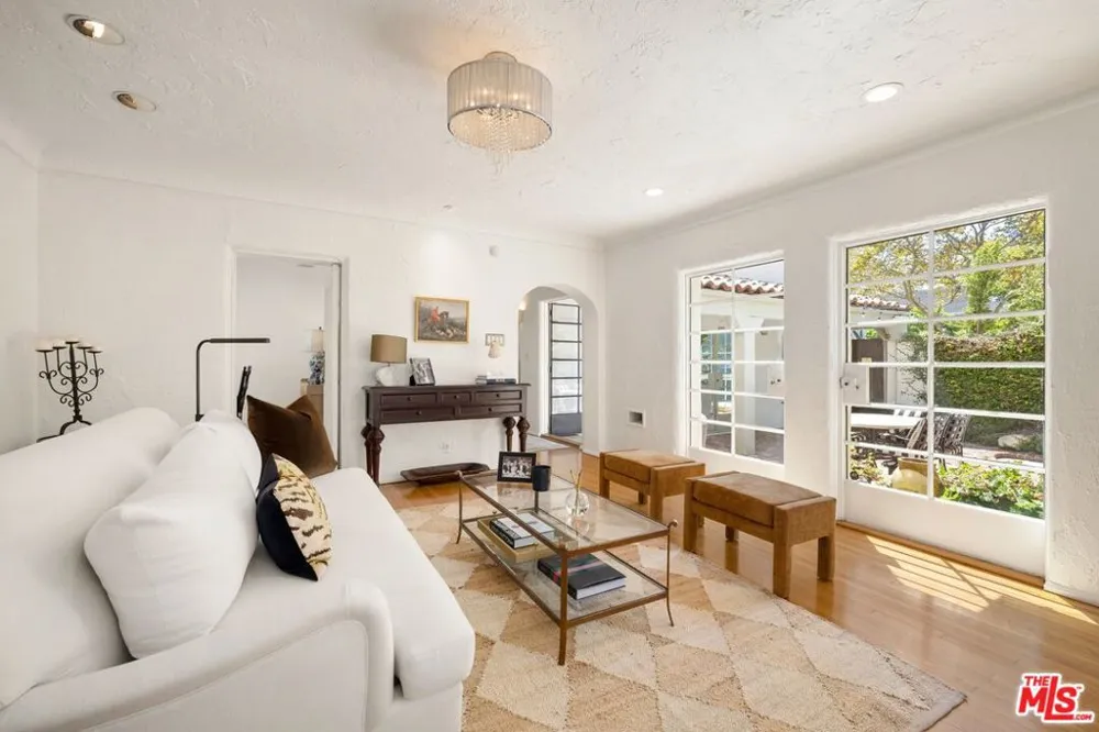 200 S McCarty Drive Beverly Hills, CA 90212