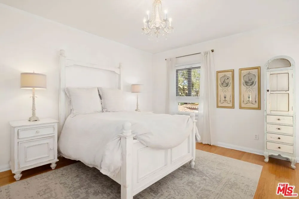 200 S McCarty Drive Beverly Hills, CA 90212