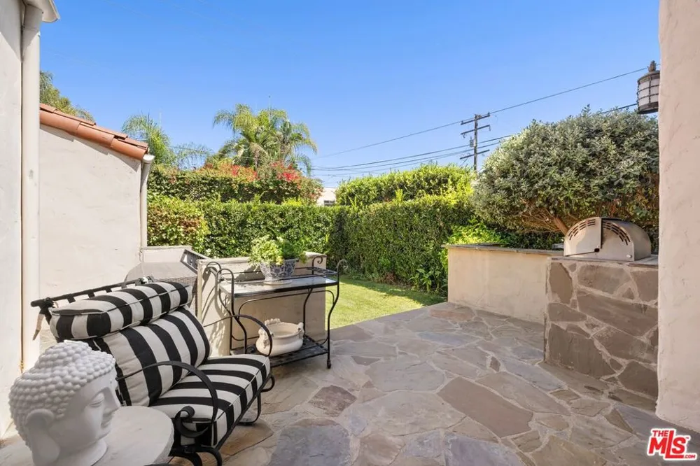 200 S McCarty Drive Beverly Hills, CA 90212