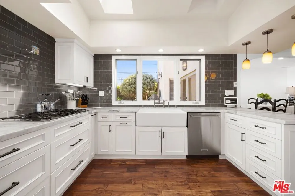 200 S McCarty Drive Beverly Hills, CA 90212