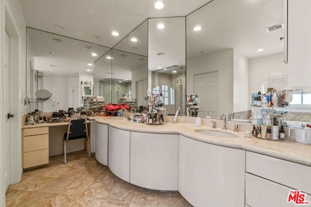 236 S La Peer Drive Beverly Hills, CA 90211