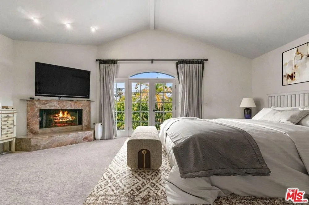 236 S La Peer Drive Beverly Hills, CA 90211