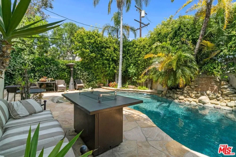 236 S La Peer Drive Beverly Hills, CA 90211