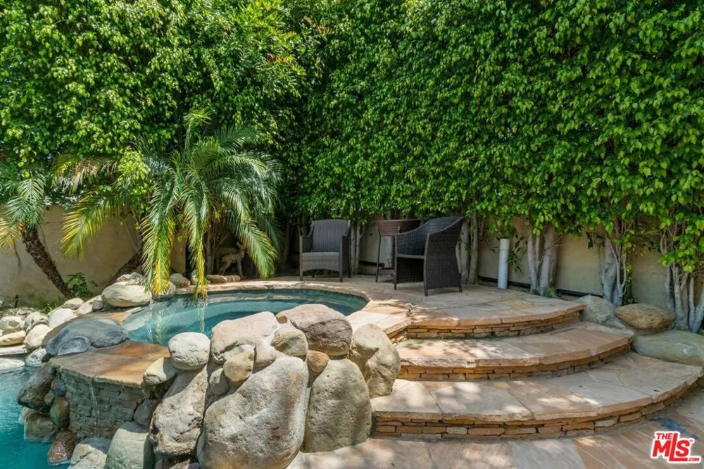 236 S La Peer Drive Beverly Hills, CA 90211