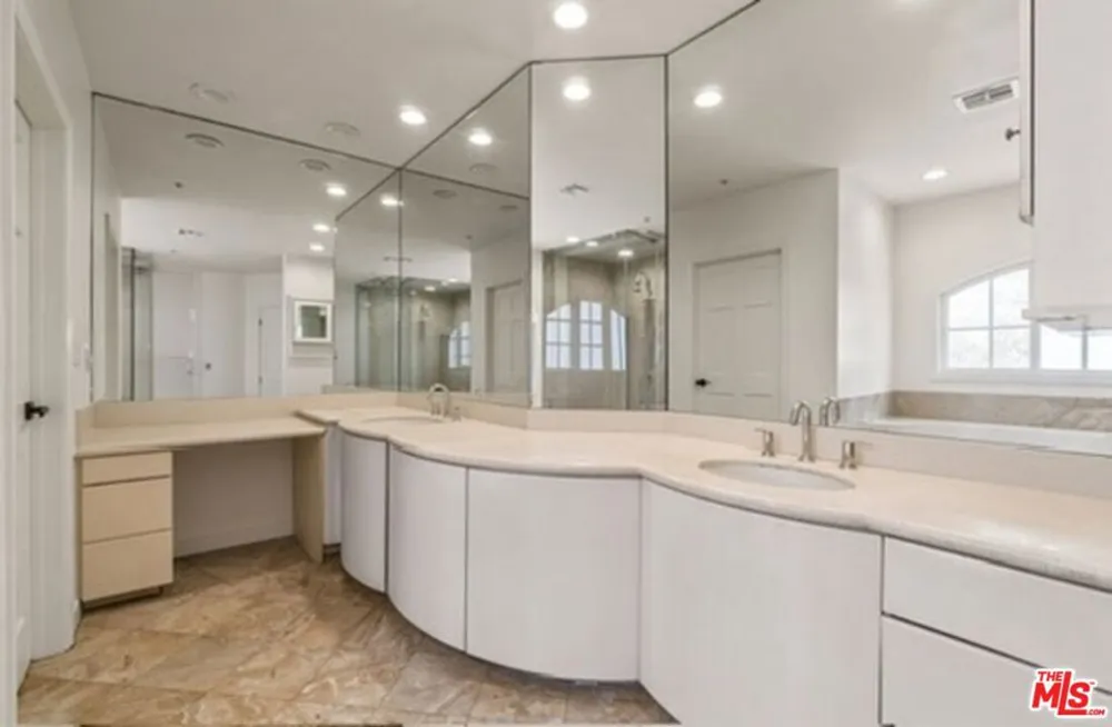 236 S La Peer Drive Beverly Hills, CA 90211