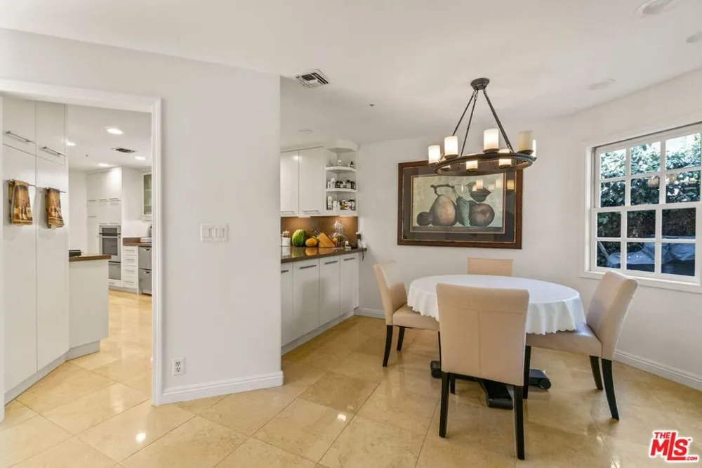236 S La Peer Drive Beverly Hills, CA 90211