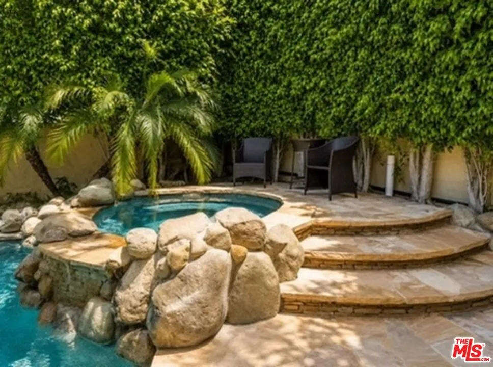 236 S La Peer Drive Beverly Hills, CA 90211