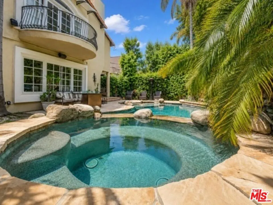 236 S La Peer Drive Beverly Hills, CA 90211